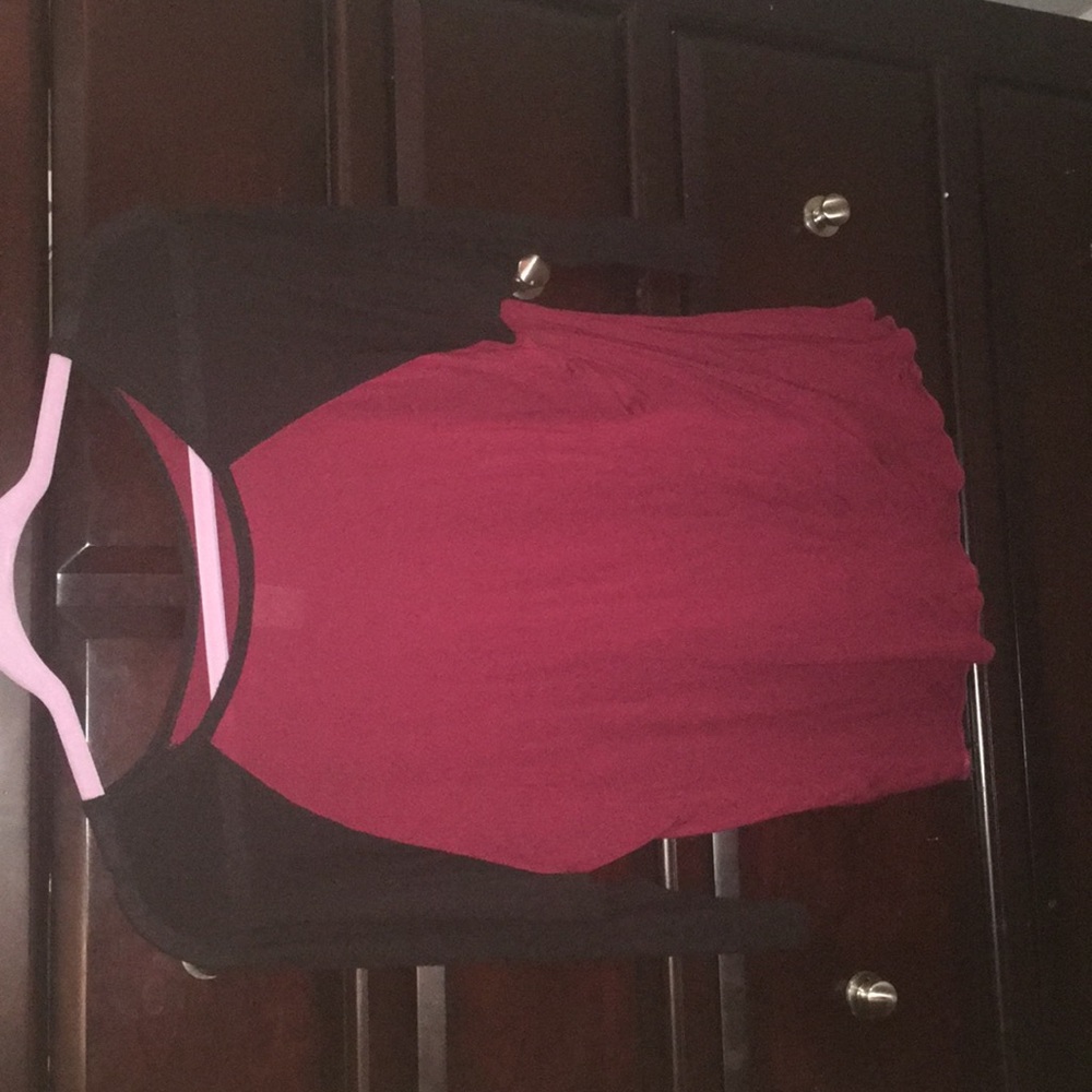 3/4 sleeve maroon and black shirt